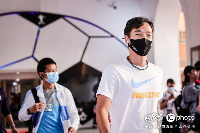 夏天时，切尔西与热刺和西汉姆联就加拉格尔进行了谈判，两家俱乐部拒绝满足他们4500万镑的估值，考虑到加拉格尔此后的出色表现，一月份出售仍令人震惊。